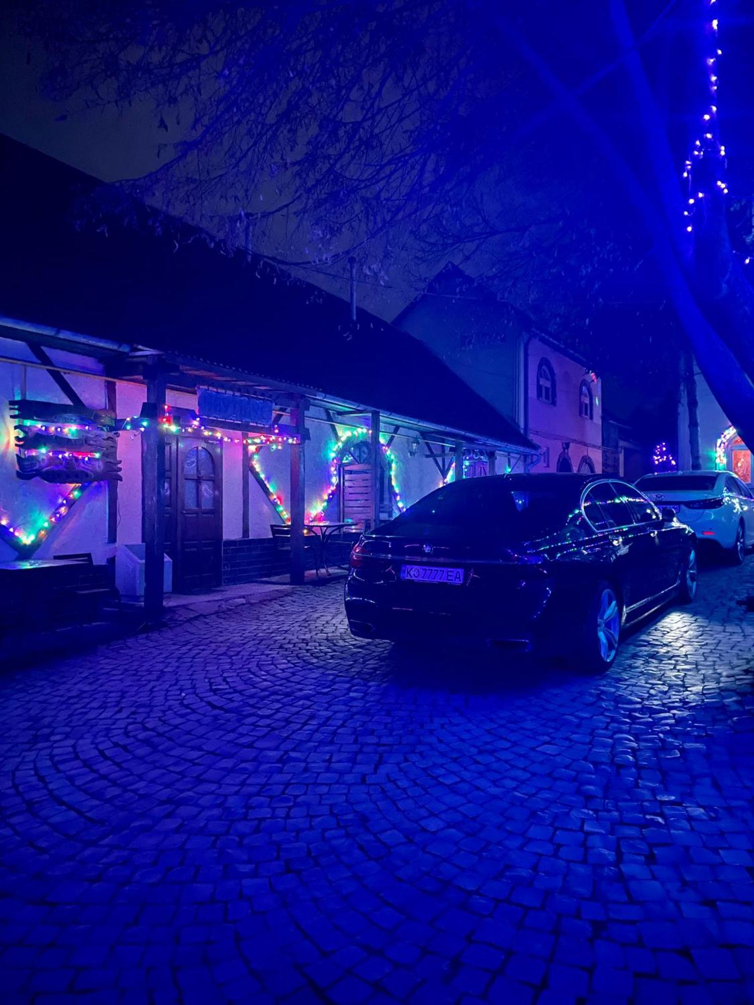 Nautilus Hotel Oezjhorod Buitenkant foto